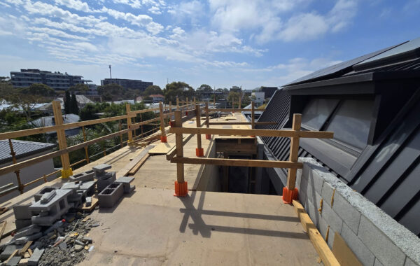 Beam Design 101: Steel vs Timber Beams in Renovations